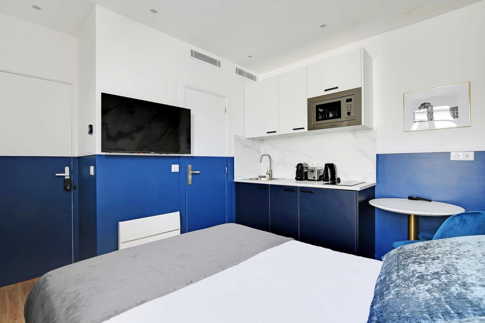 Modern Sutdio For 2 With A-c - Near Montmartre Paris